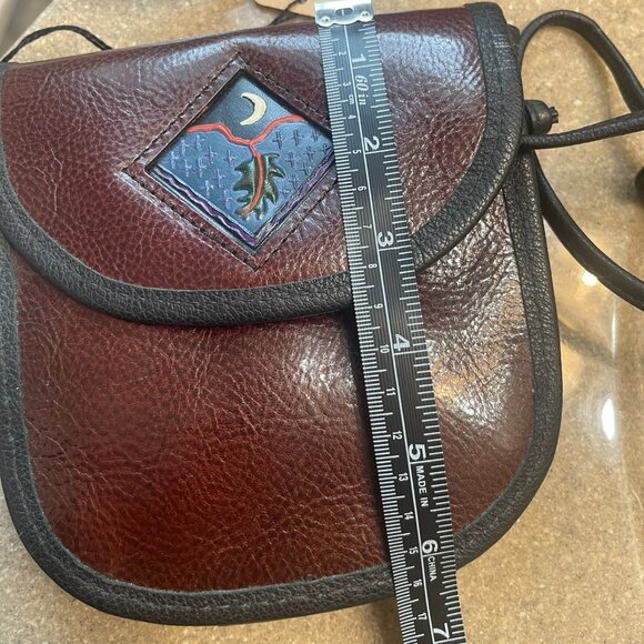 Turtle Ridge Gallery Brown Leather Crossbody - Picture 6 of 8